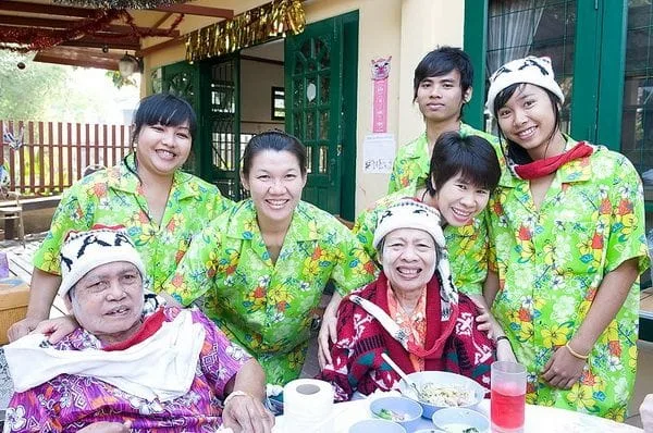 กิจกรรมปีใหม่ 2552 บ้านพักผู้สูงอายุ โกลเด้นไลฟ์