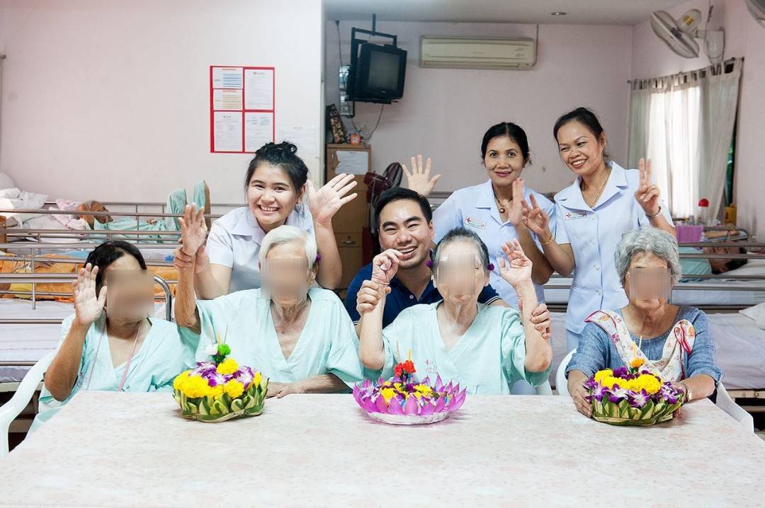 ดูแลผู้สูงอายุ-โกลเด้นไลฟ์-ลอยกระทง2013_129